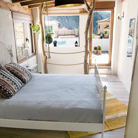 Casa Mona- Andalucian Mountain Village Getaway Guejar Sierra
